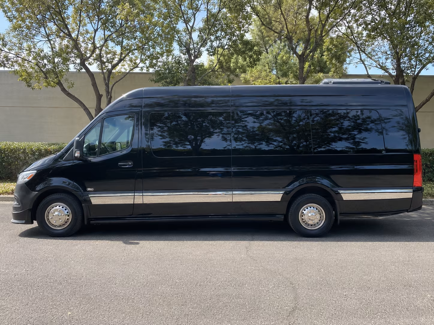 18 passenger sprinter van
